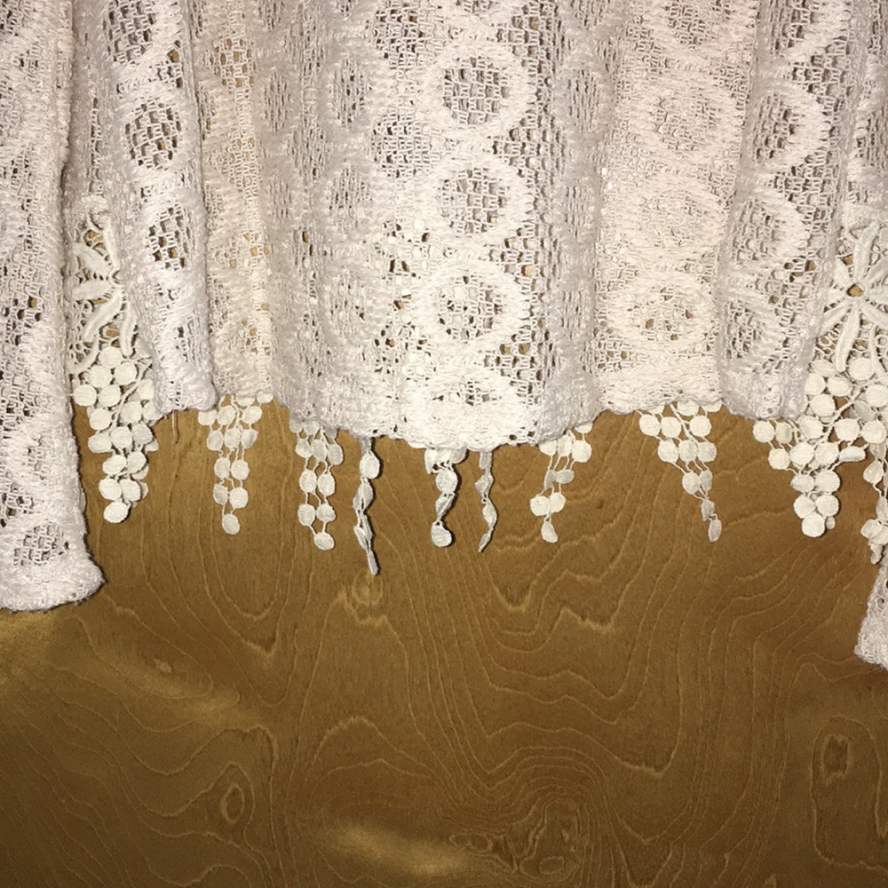 Lace Cream Top - Picture 7 of 8